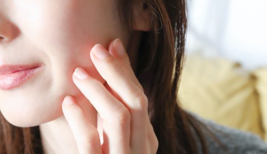 歯列矯正でほうれい線は消える？悪化する？知恵袋の疑問を解説