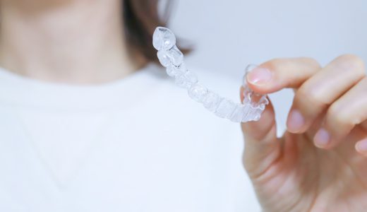 40代からの歯の矯正はマウスピースが正解？費用・期間など気になる疑問を全て解決